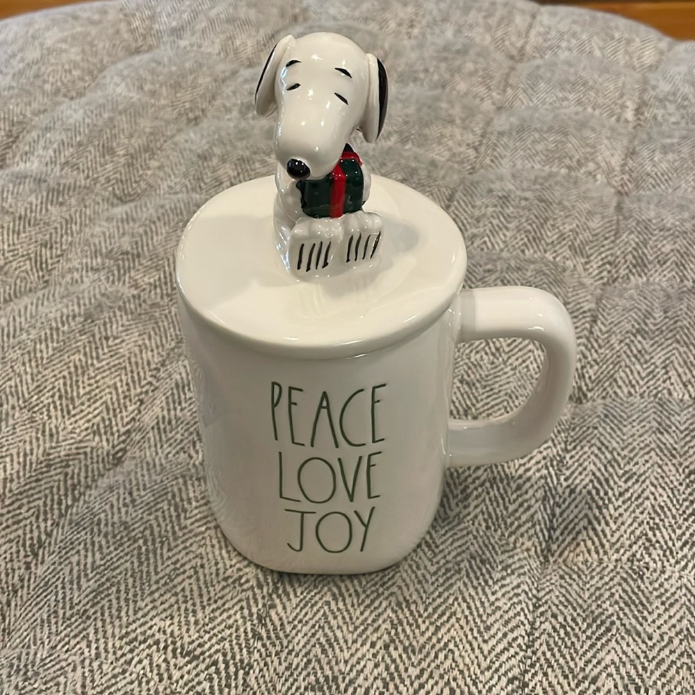Peanuts Rae Dunn Snoopy mug with lid
